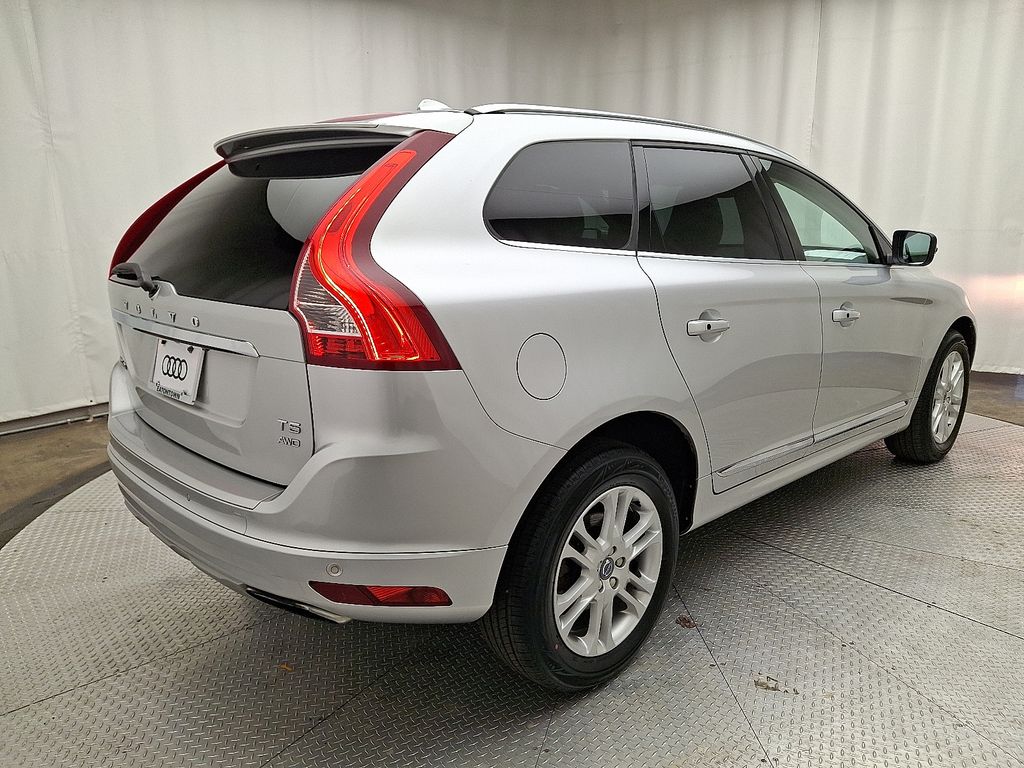 Thumbnail: 2016 Volvo XC60 - 4