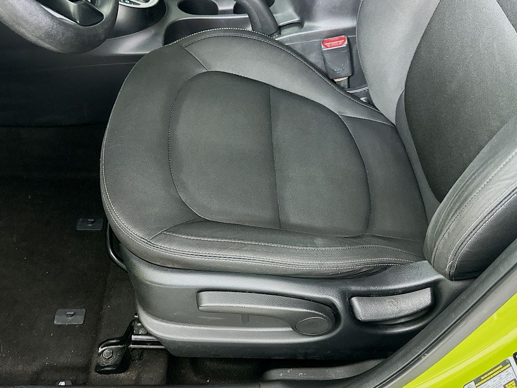 2015 Kia Soul Base 18