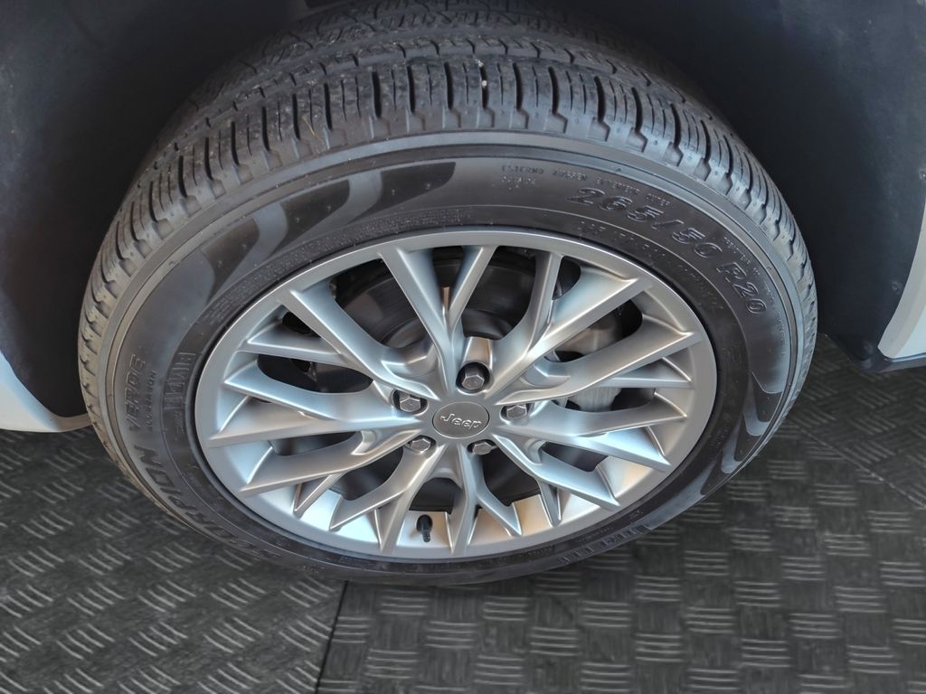 Used Car 2023 Jeep Grand Cherokee  Summit For Sale Under $40,000 In Austin, Texas