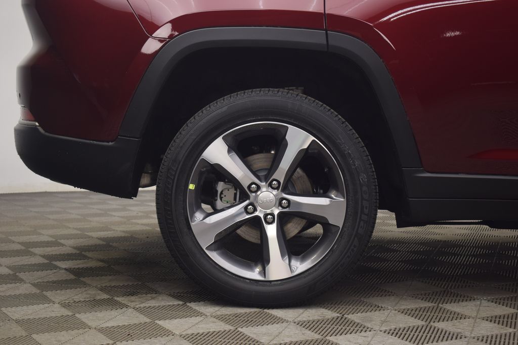 new 2026 Jeep Grand Cherokee car, priced at $37,890