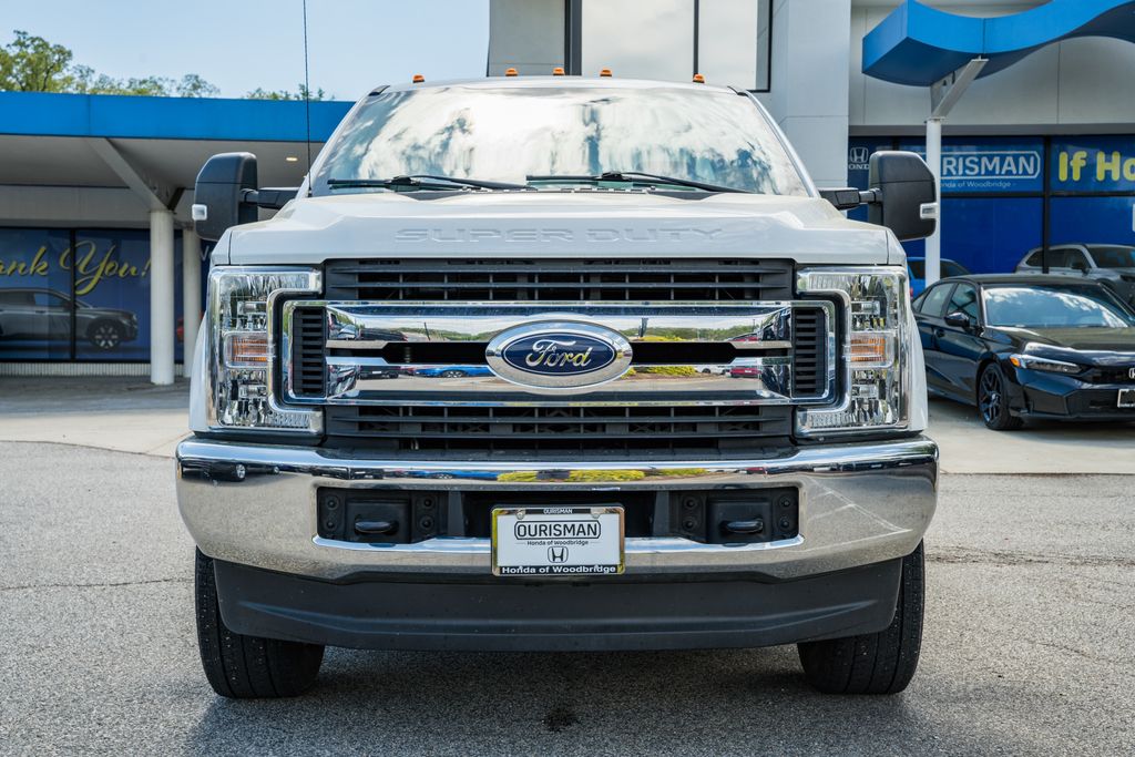 Oxford White 2019 Ford F-350 Super Duty XL LB 4WD Pickup Truck Four-Wheel Drive 6-Speed Automatic