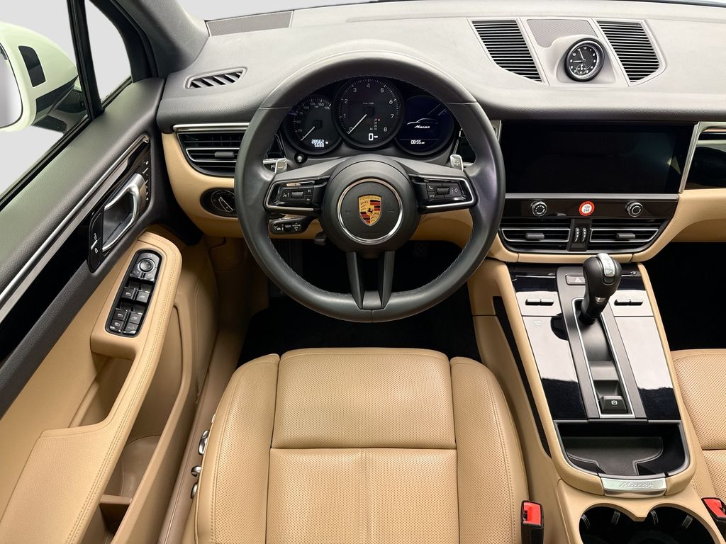 Thumbnail: 2023 Porsche Macan - 13