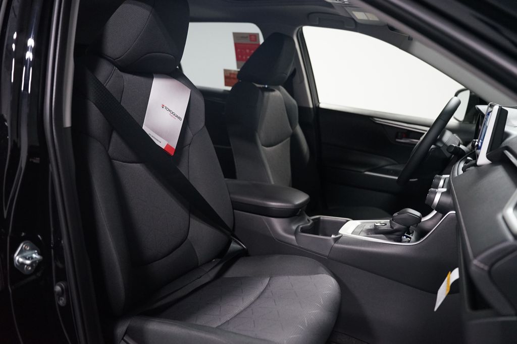 Thumbnail: 2025 Toyota RAV4 - 15