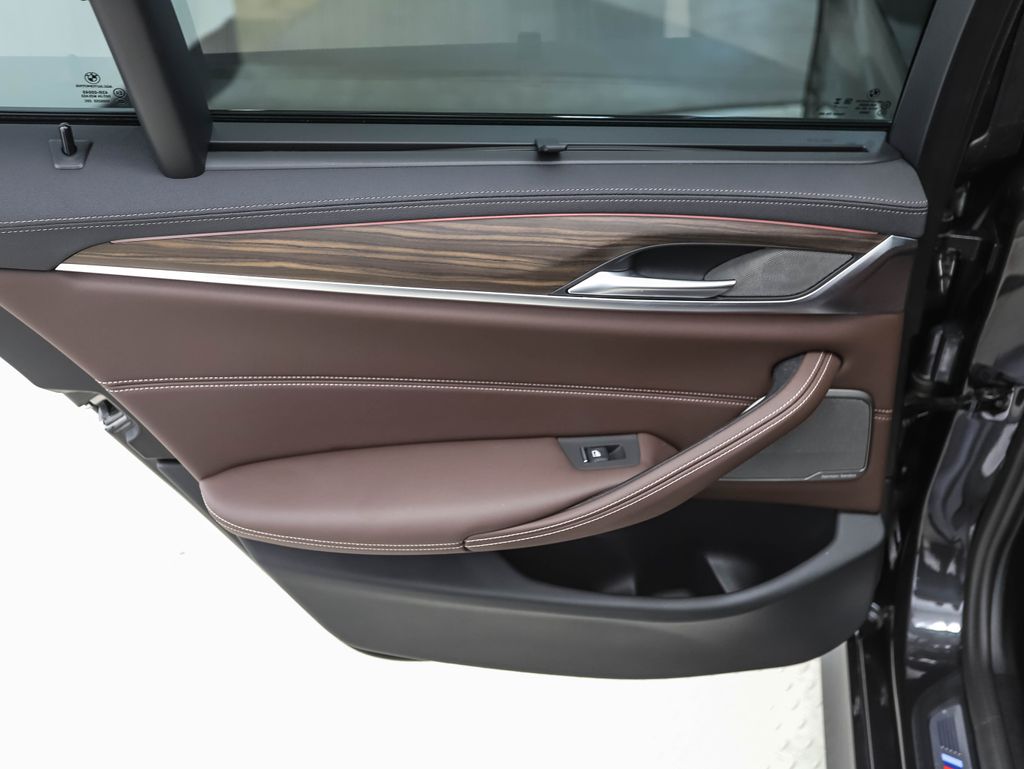 Thumbnail: 2023 BMW 5 Series - 20