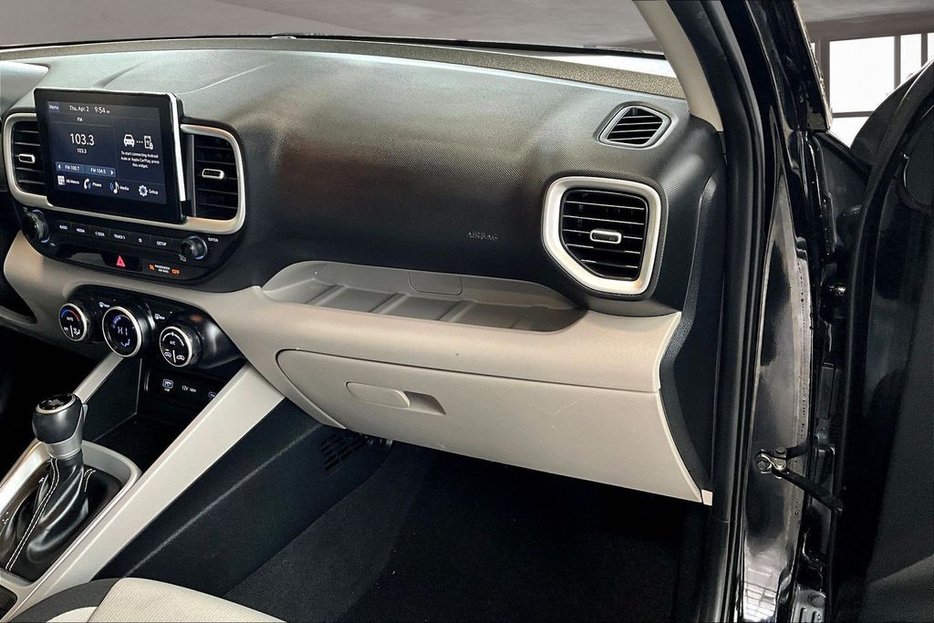 Used 2023 Black Hyundai SEL image 18