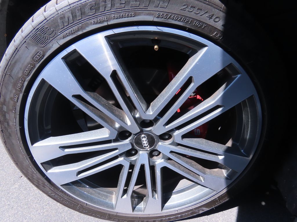 Thumbnail: 2018 Audi SQ5 - 15