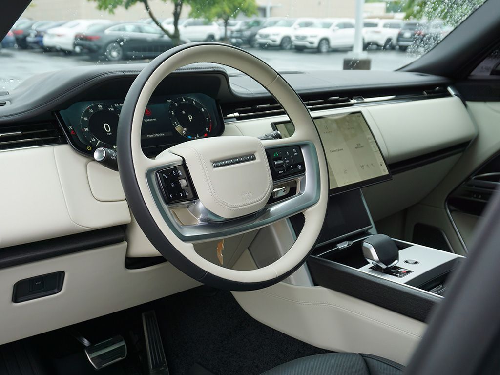 2024 Land Rover Range Rover SE 8