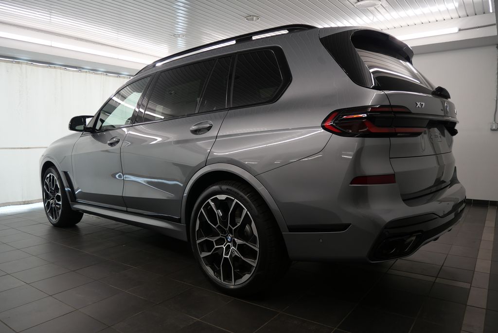 2025 BMW X7 M60i 4