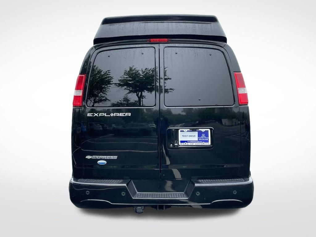 Thumbnail: 2017 Chevrolet Express - 5