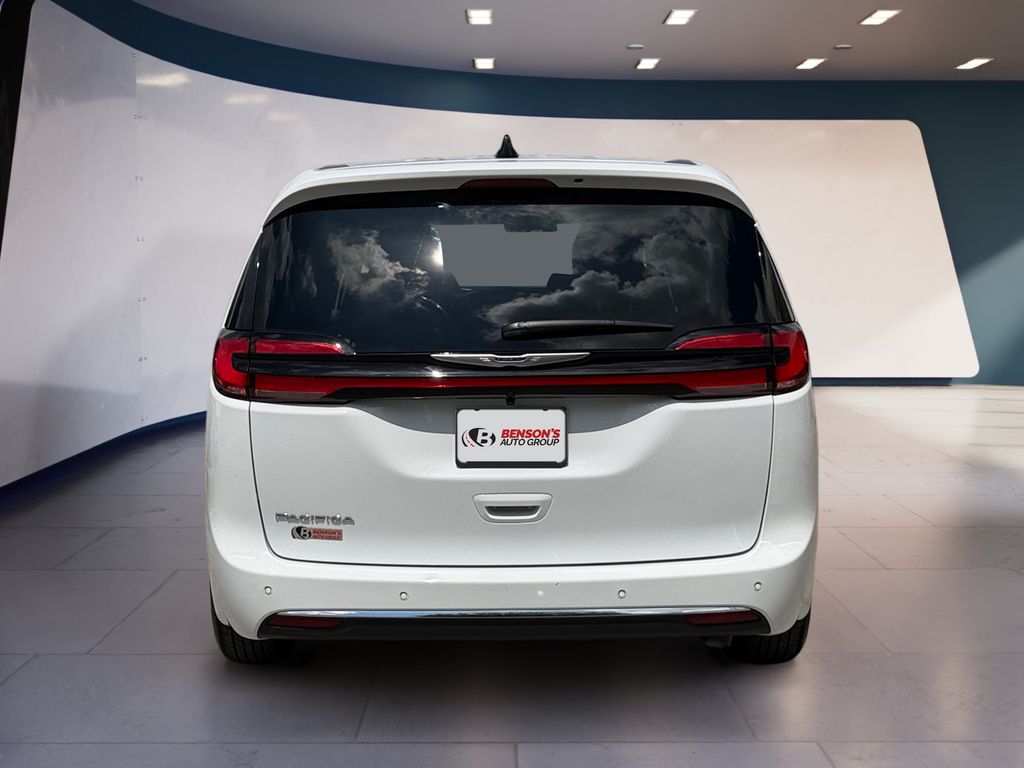View vehicle photo 4