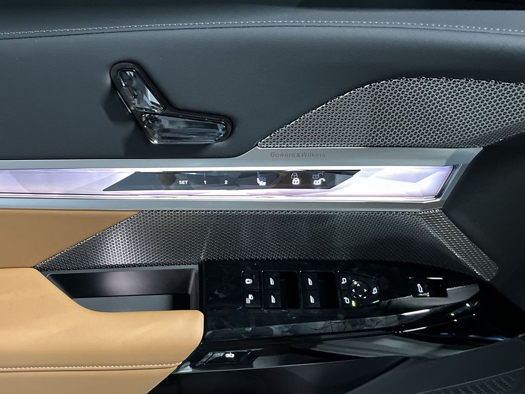 Thumbnail: 2026 BMW 7 Series - 13