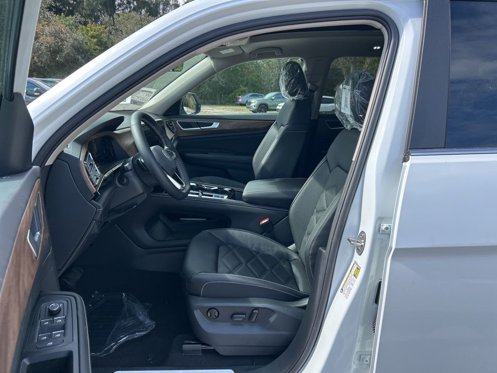 New 2026 Opal White Pearl Volkswagen 2.0T SE w/Technology image 14