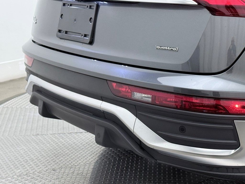 Thumbnail: 2022 Audi Q5 - 15