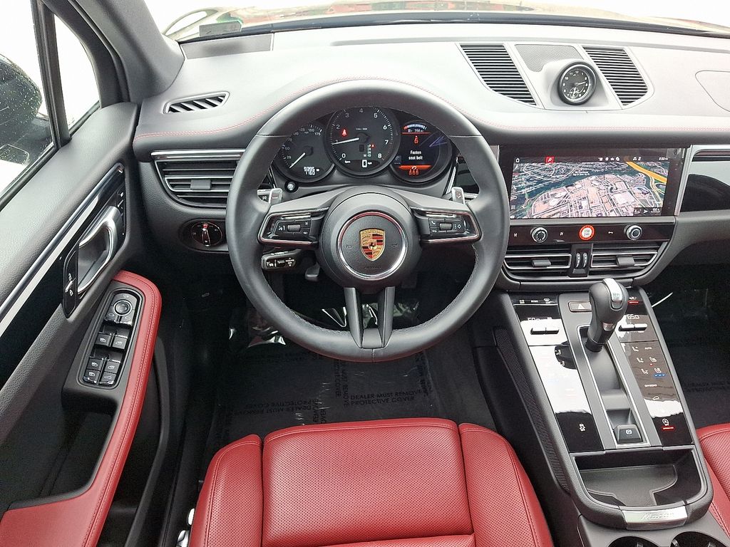Thumbnail: 2025 Porsche Macan - 13