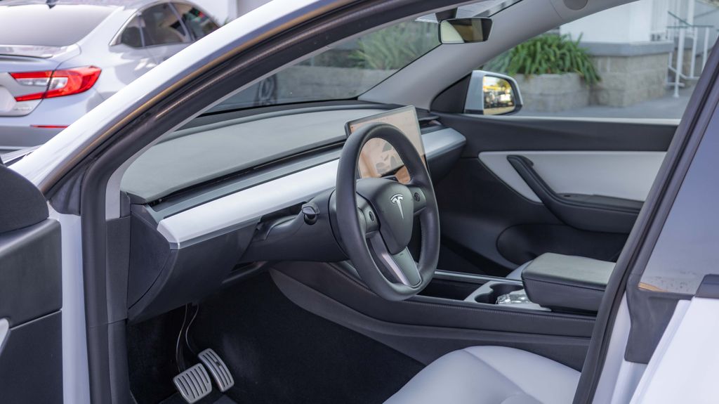 Used 2022 Tesla Model Y Performance 4D Sport Utility