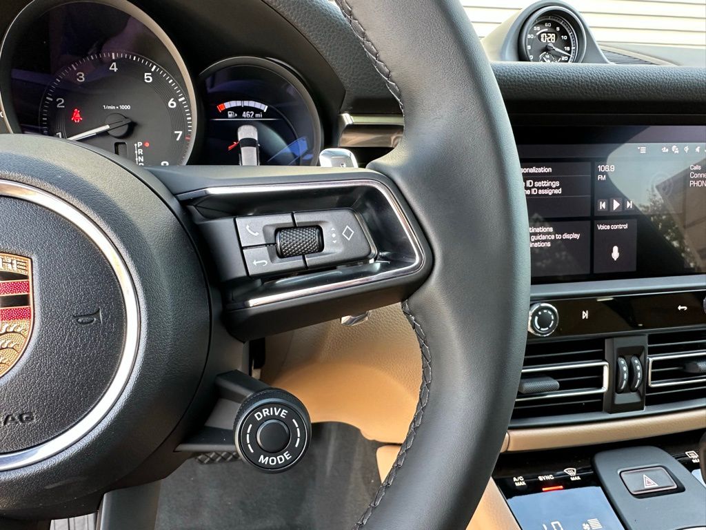 Thumbnail: 2026 Porsche Macan - 21