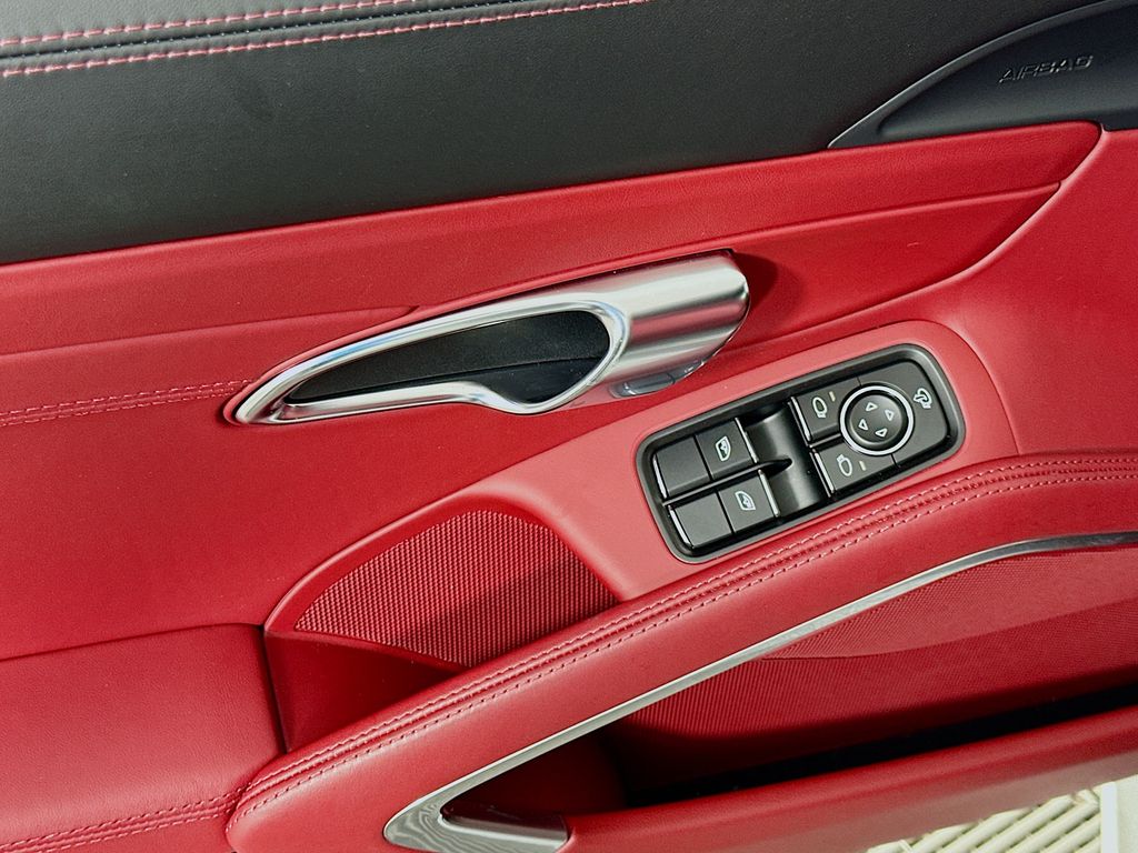 Thumbnail: 2022 Porsche 718 Boxster - 17