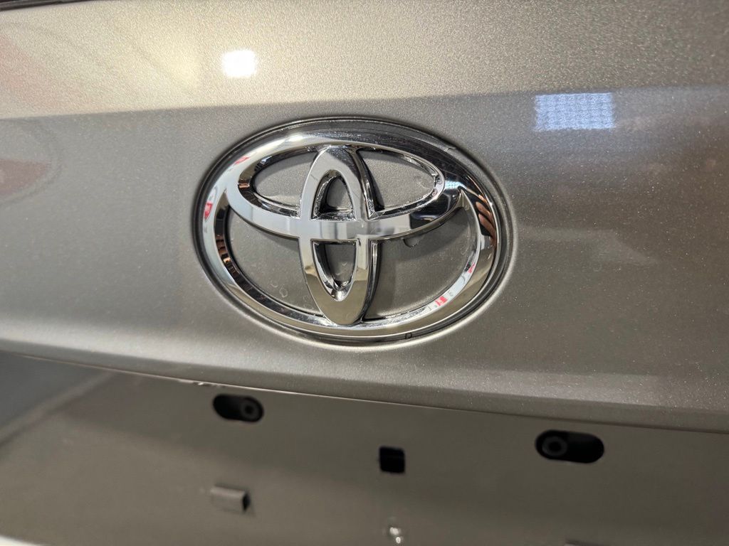 Thumbnail: 2026 Toyota Highlander - 23