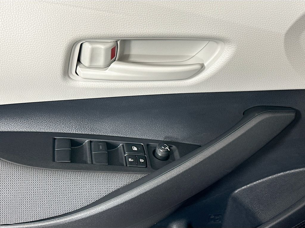 Thumbnail: 2025 Toyota Corolla - 18