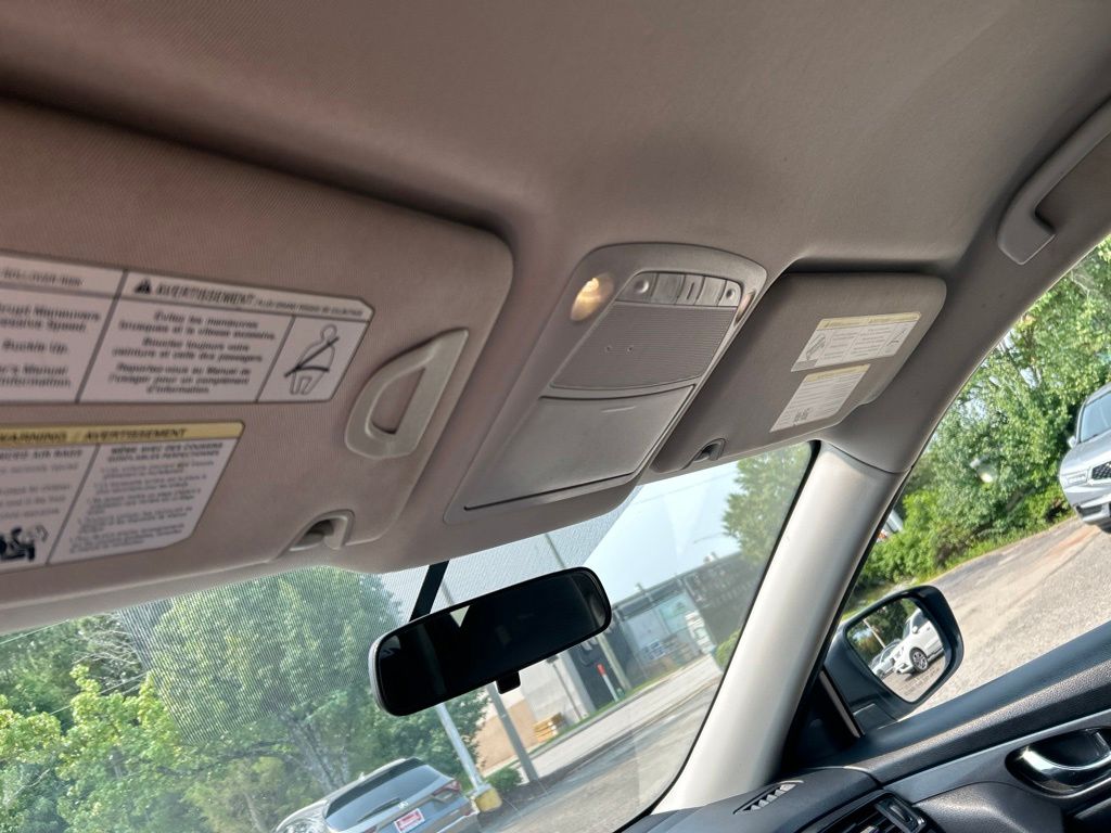Used 2018 White Nissan SV image 29
