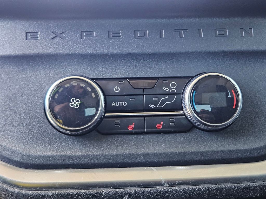 Used Car 2025 Ford Expedition  Platinum For Sale Under $80,000 In San Marcos, Texas