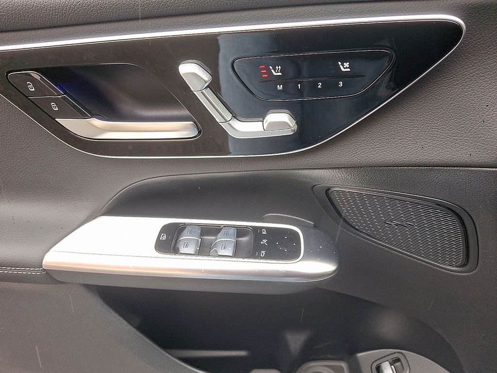 Thumbnail: 2025 Mercedes-Benz GLC - 9