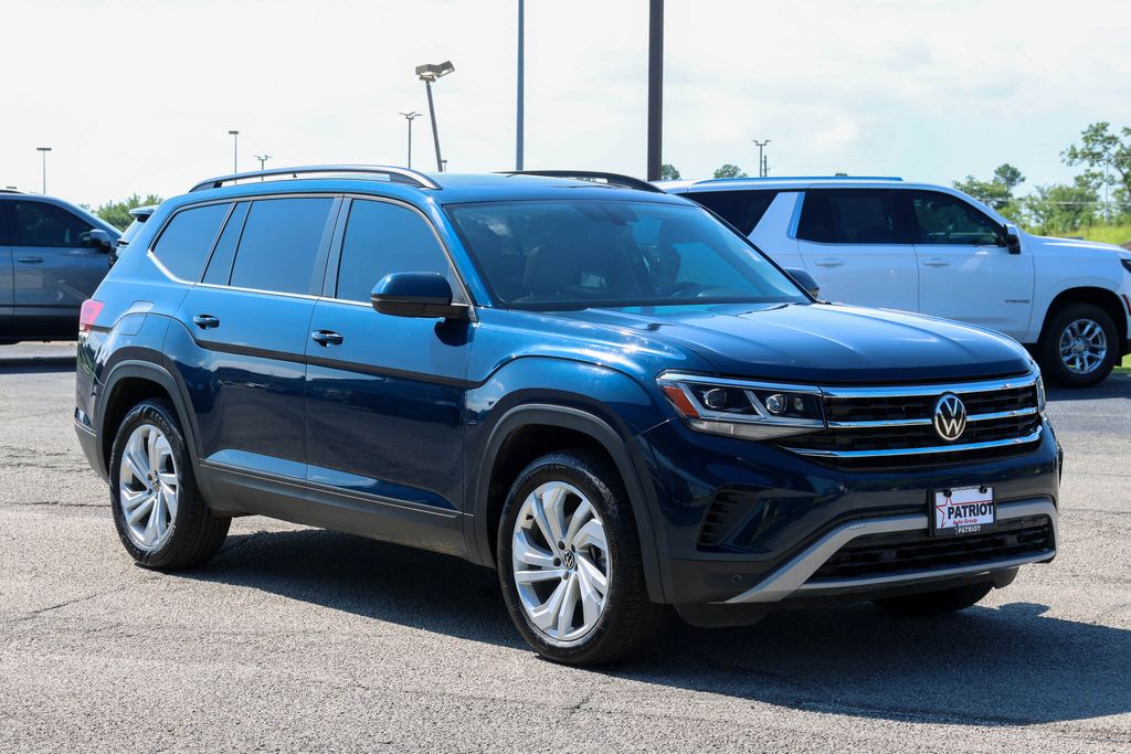 Blue 2022 Volkswagen Atlas SUV / Crossover Front-Wheel Drive 8-Speed Automatic