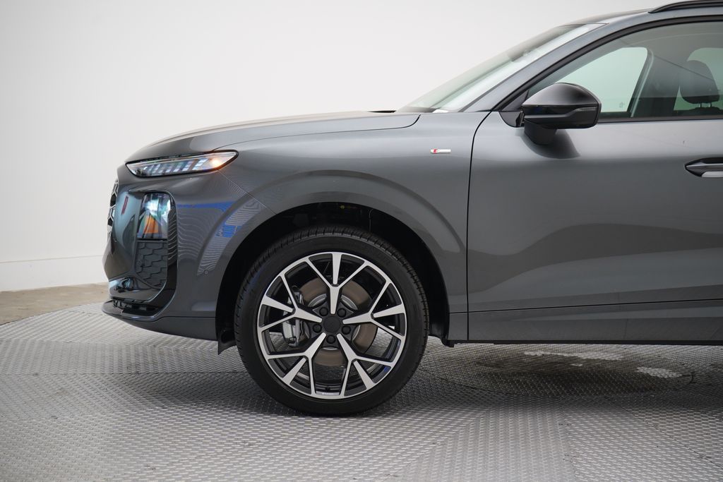 Thumbnail: 2026 Audi Q3 - 2