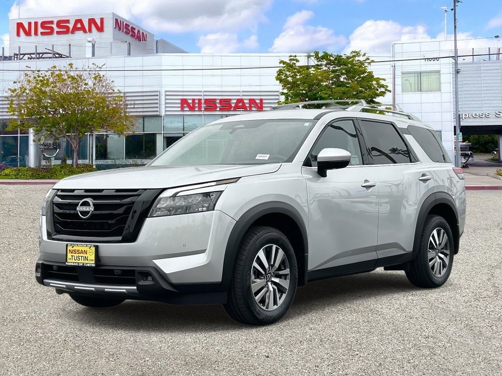 2025 Nissan Pathfinder SL