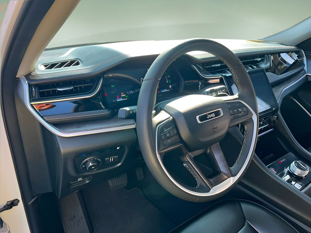 Used 2024 Jeep Grand Cherokee SUV