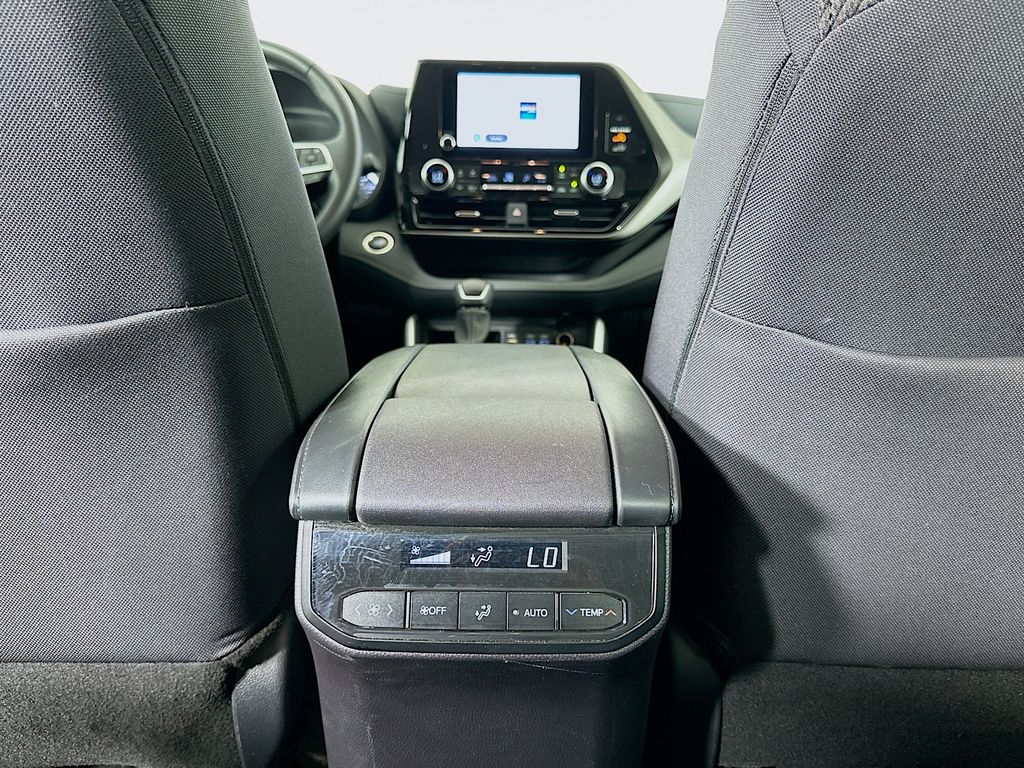 Thumbnail: 2025 Toyota Highlander - 24