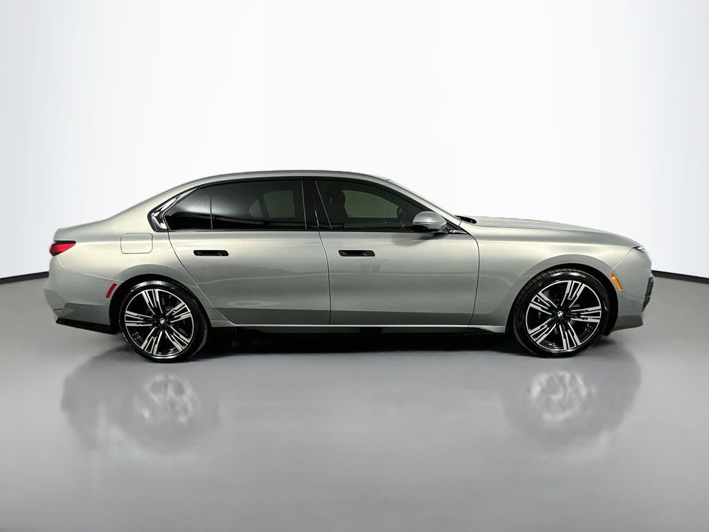 Thumbnail: 2025 BMW 7 Series - 4