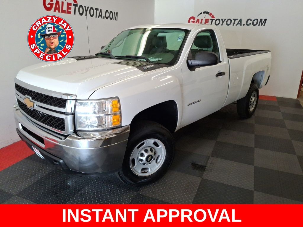 Summit White 2013 Chevrolet Silverado 2500HD Pickup Truck Four-Wheel Drive 6-Speed Automatic Overdrive