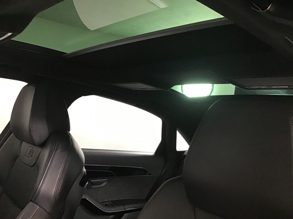 Used 2020 Black Audi 4.0T image 32