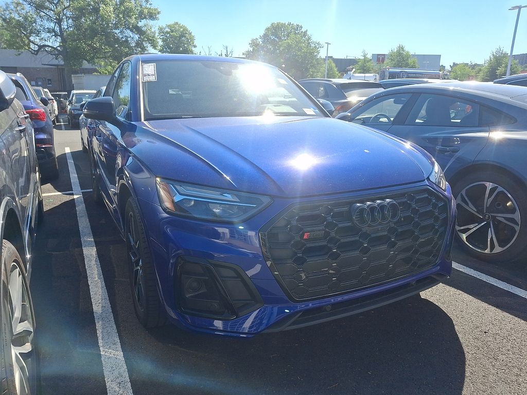 Thumbnail: 2023 Audi SQ5 - 3