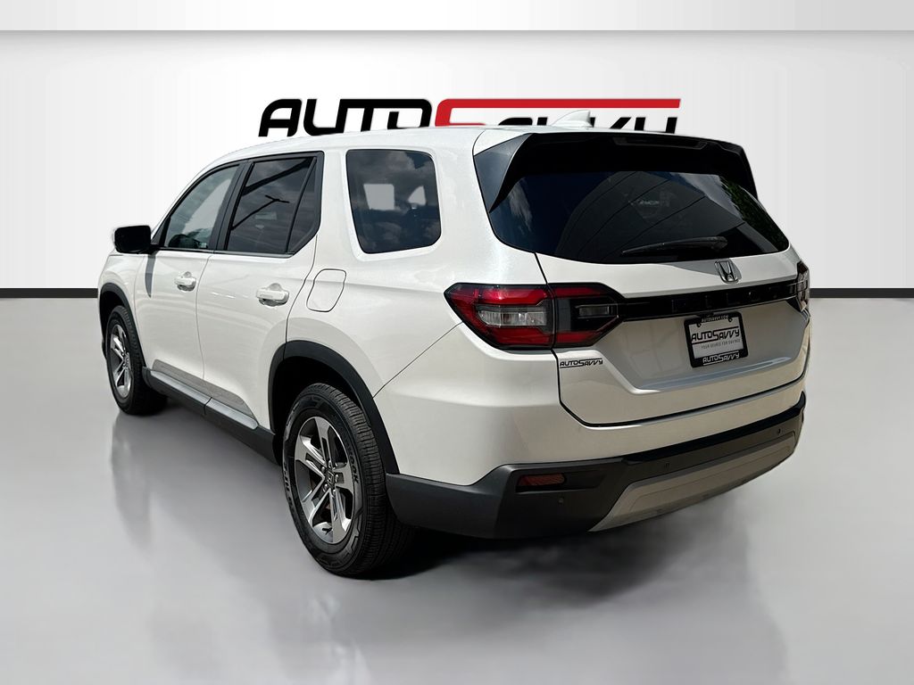 Used 2024 White Honda EX-L image 5