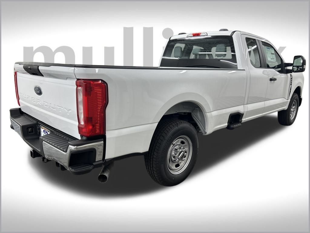 2025 Ford F-250 XL photo 4