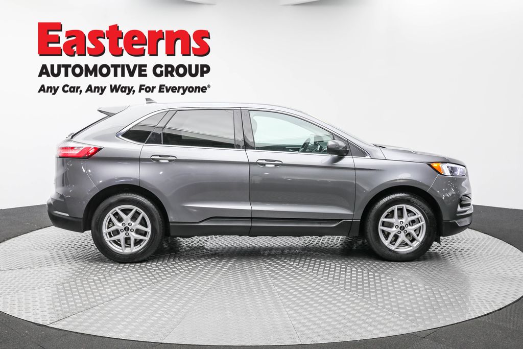 Used 2024 Gray Ford SEL image 4