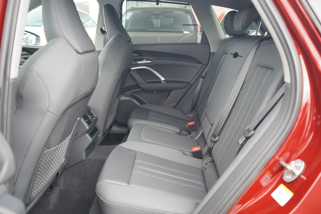 Thumbnail: 2025 Audi Q5 - 7