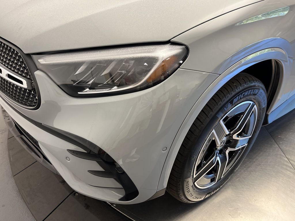 Thumbnail: 2026 Mercedes-Benz GLC - 9