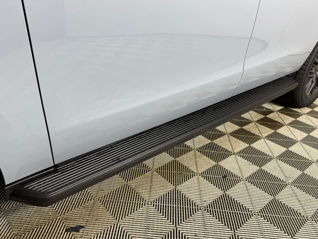New 2026 Gray Ford Platinum image 32