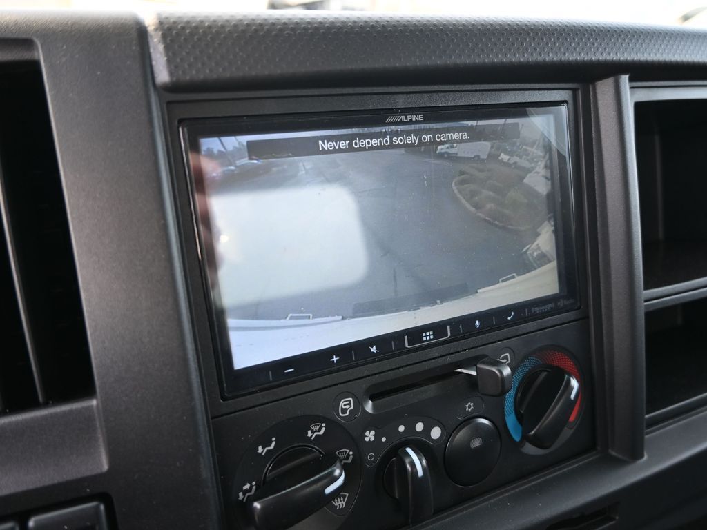 2024 Isuzu NPR HD 
