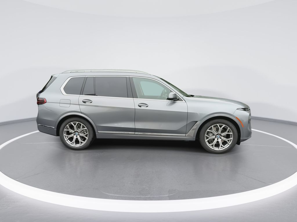 Thumbnail: 2027 BMW X7 - 9