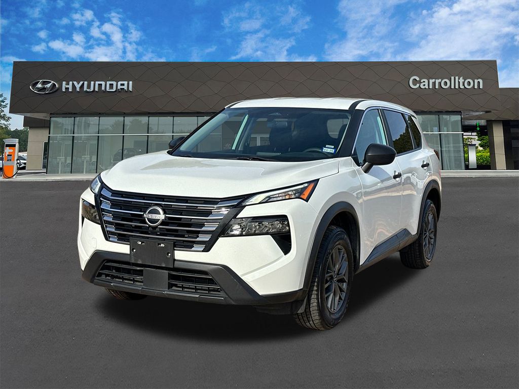 2024 Nissan Rogue S's photo