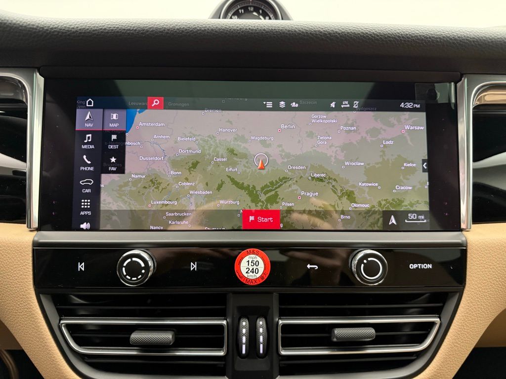 Thumbnail: 2026 Porsche Macan - 16