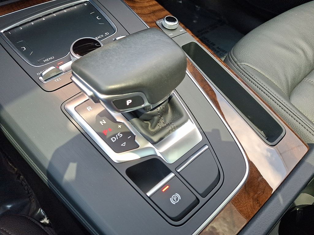 Thumbnail: 2018 Audi Q5 - 15