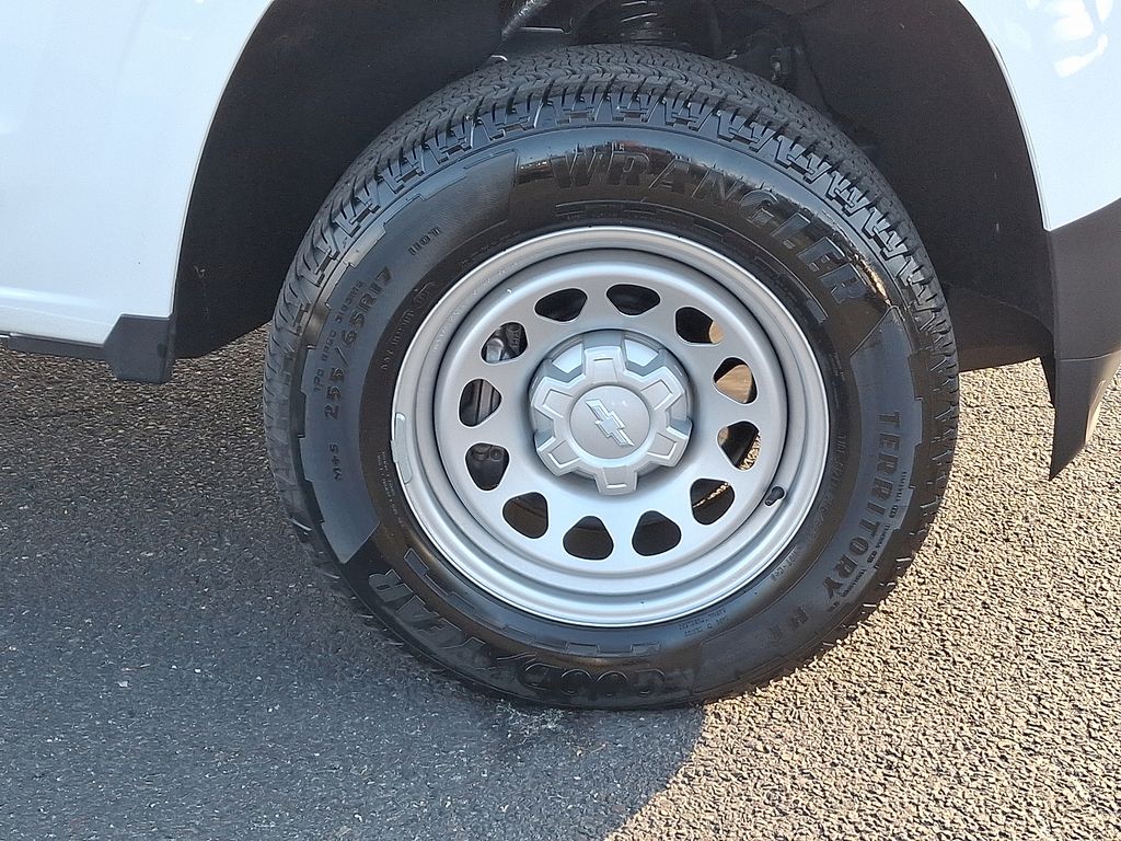 Thumbnail: 2024 Chevrolet Colorado - 8