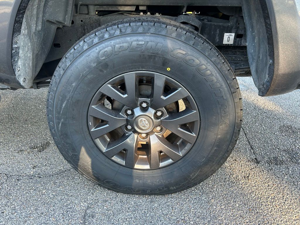 Thumbnail: 2022 Toyota Tacoma - 9