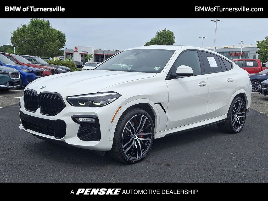 2021 BMW X6 xDrive40i Hero Image