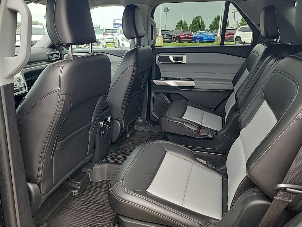 Used 2024 Ford Explorer SUV